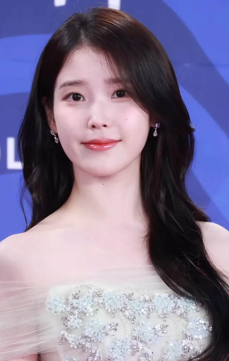 IU (Lee Ji-eun)